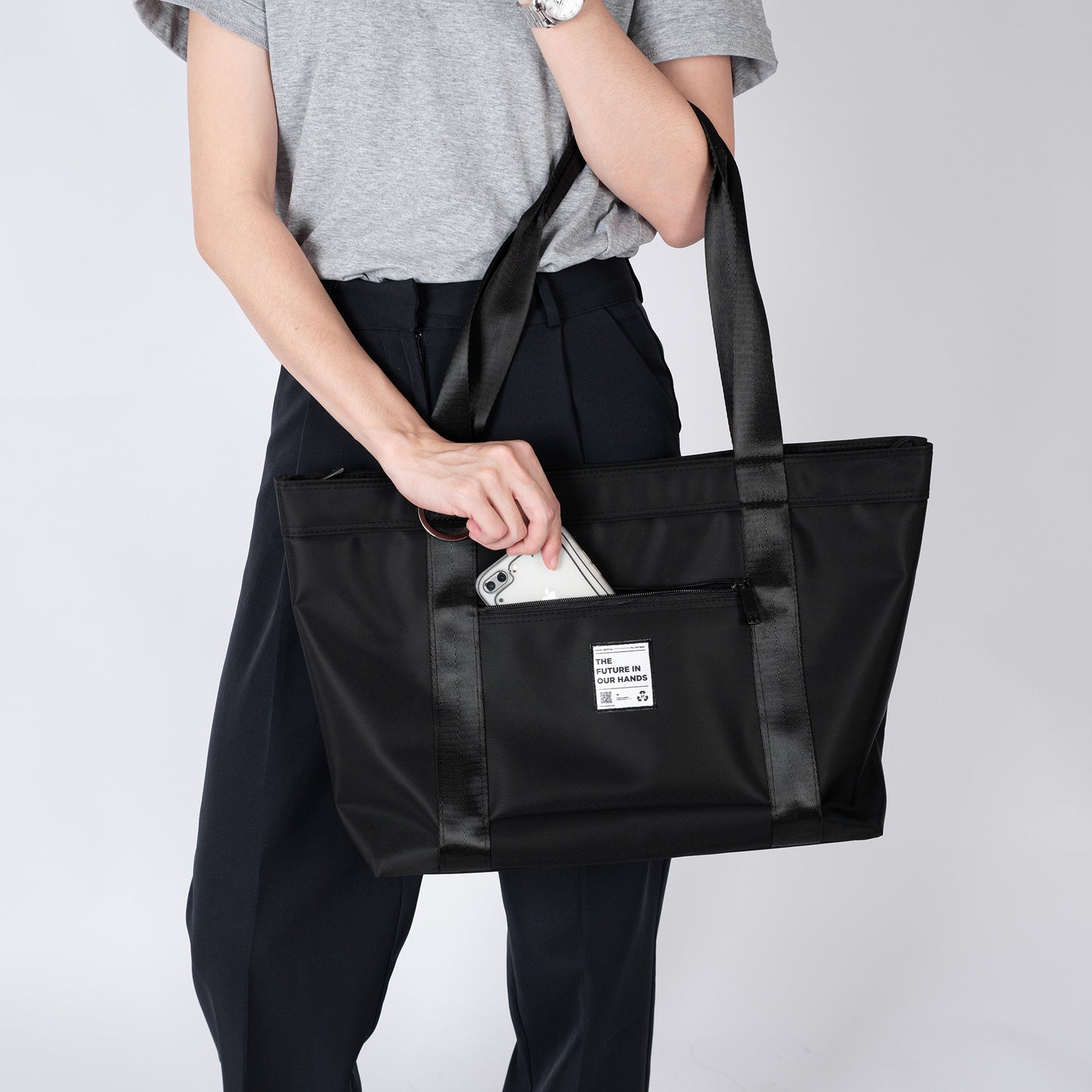 Re-Nylon Medium Tote